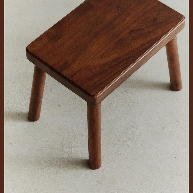 Banqueta de madeira de acácia
