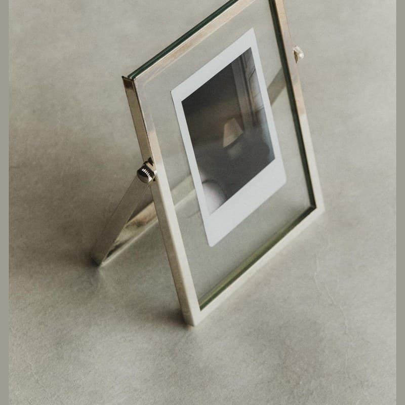 Porta-retrato cavalete