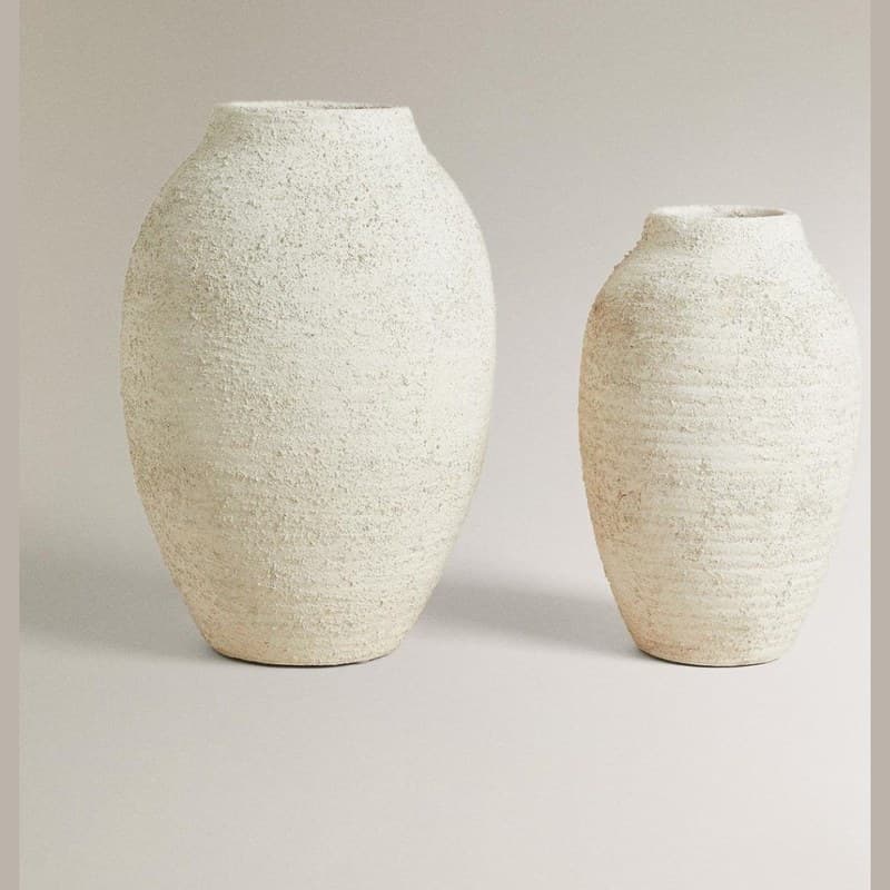 Vaso de cerâmica enrugado